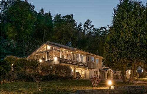 Lovely Home In Uddevalla With Kitchen