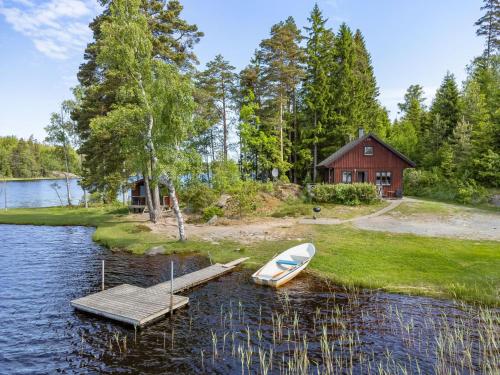 Chalet Kasen Sjökanten by Interhome