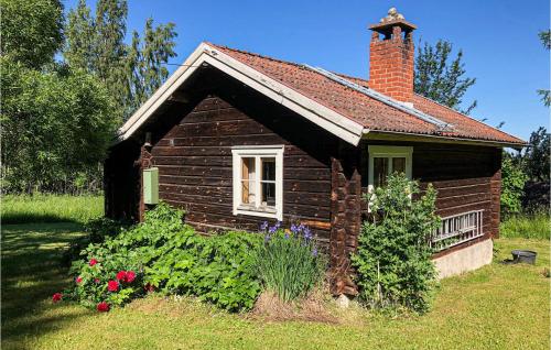 Stunning Home In Tllberg With Kitchen