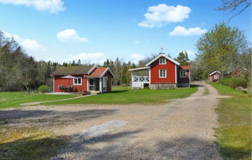 Cozy Home In Henn With Kitchen